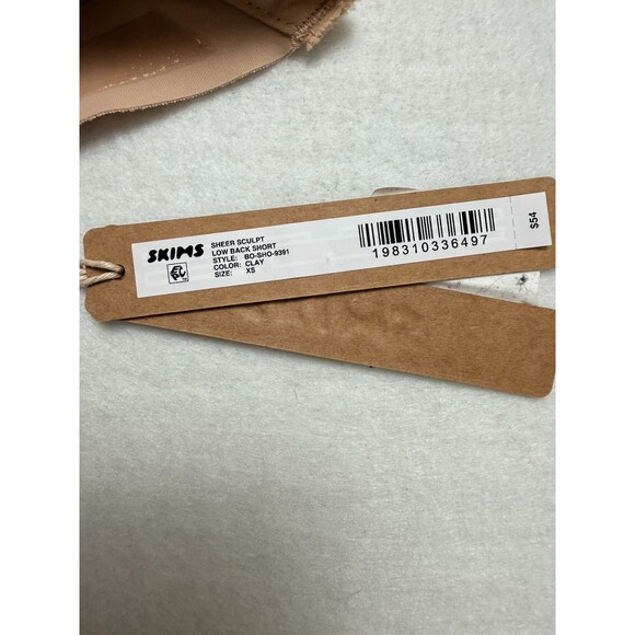 SKIMS Sheer Sculpt Low Back Short Nude Clay Size XS NWT - Picture 2 of 4